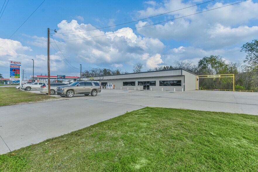 More Photos Of 3762 Highway 19, Riverside General Retail For Sale