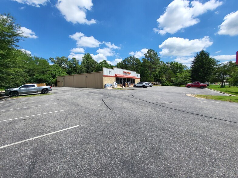 More Photos Of 13184 Greensboro Rd, Greensboro Freestanding For Sale