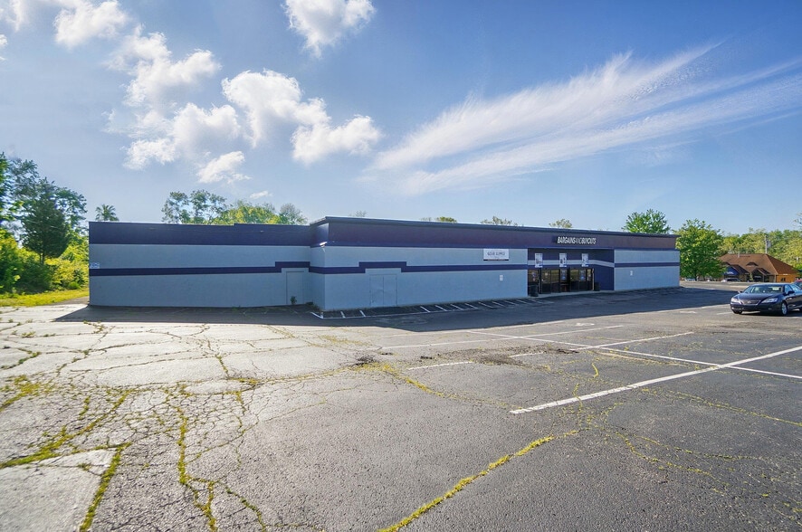 More Photos Of 50 Eswin St, Cincinnati Freestanding For Sale