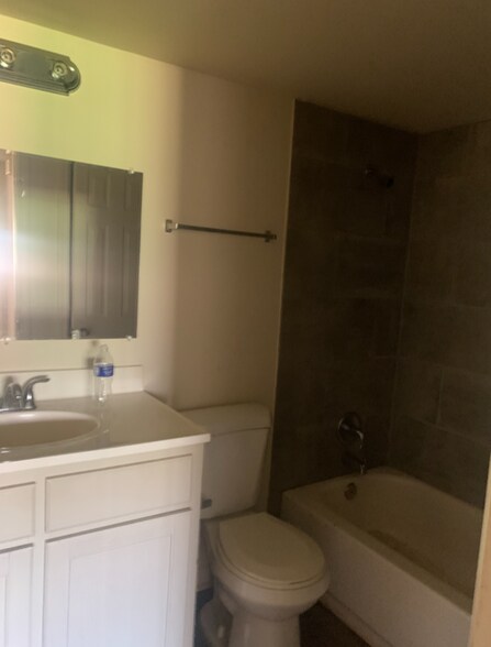 More Photos Of 1717 Crimson Cir, Memphis Apartments For Sale