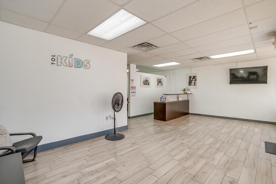 More Photos Of 1434 N Main St, Fort Worth Storefront Retail Office For Lease