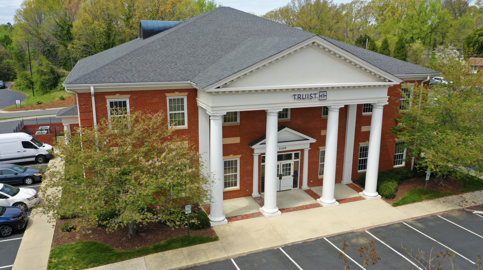 Primary Photo Of 1301 Eastchester Dr, High Point Office For Lease