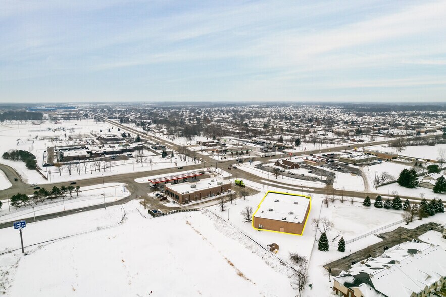 More Photos Of 22981 Hall Rd, Woodhaven Drugstore For Sale