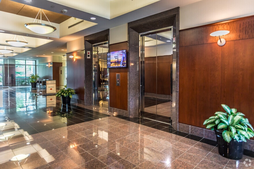 More Photos Of 6625 Lenox Park Dr, Memphis Office For Lease