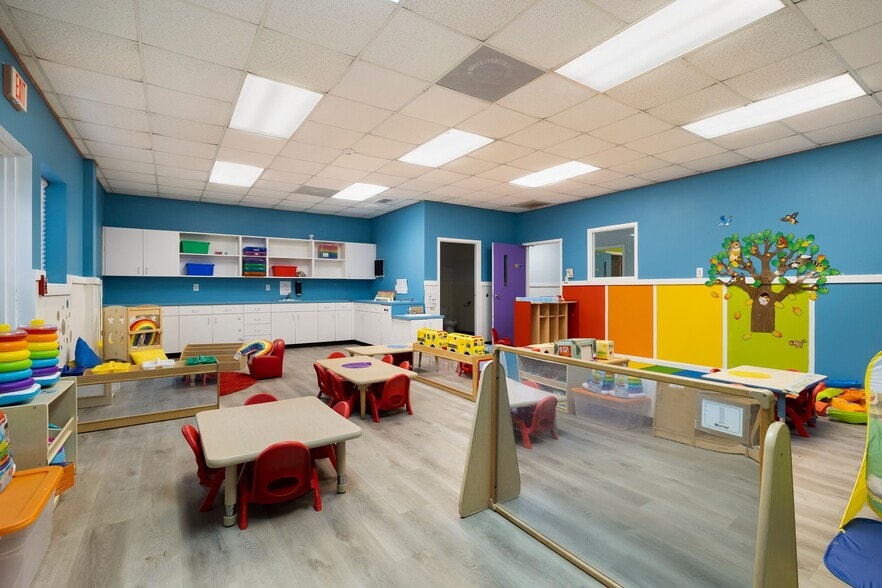 More Photos Of 204 Tibet Ave, Savannah Daycare Center For Sale
