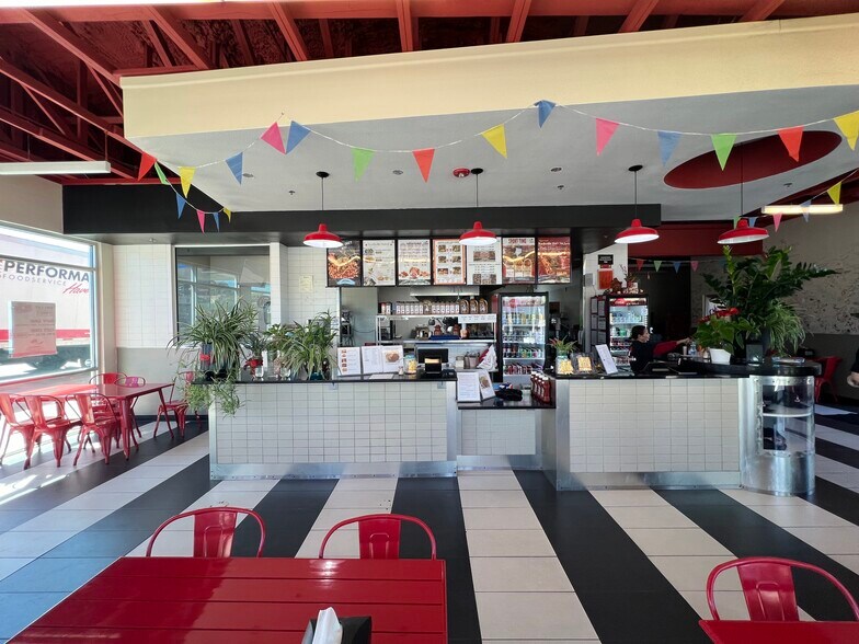 More Photos Of 7205 S Broadway Ave, Tyler Fast Food For Lease