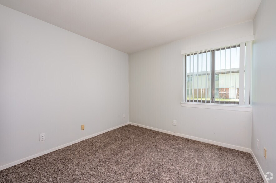 More Photos Of 510 Elk Dr, Kokomo Apartments For Sale