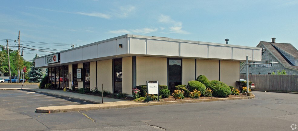 More Photos Of 1718 Montauk Hwy, Mastic Bank For Lease
