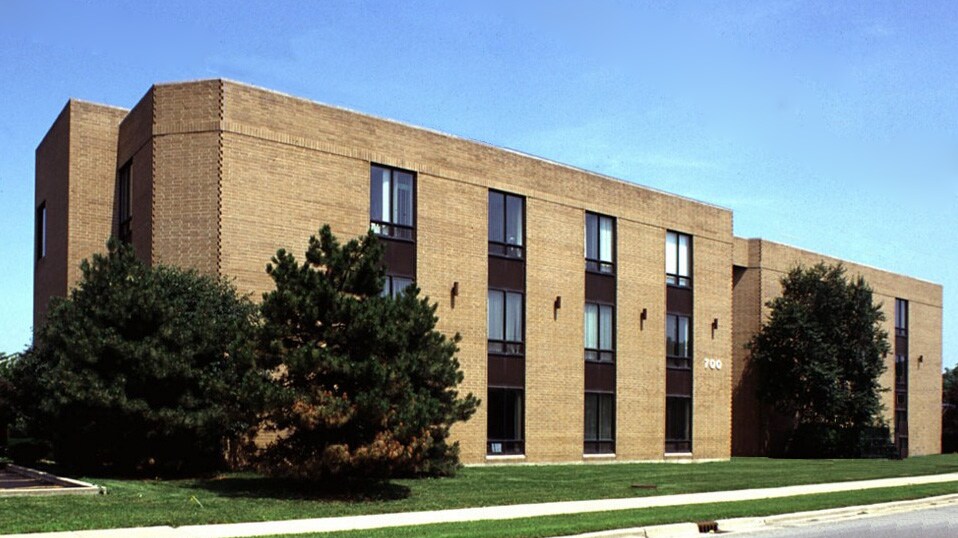 More Photos Of 700 E Ogden Ave, Westmont Medical For Lease