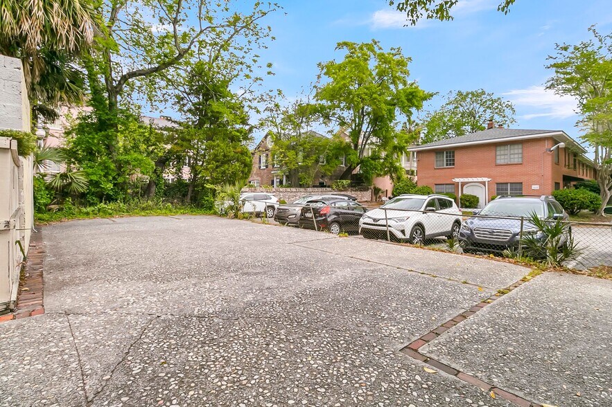 More Photos Of 184 Ashley Ave, Charleston Specialty For Sale