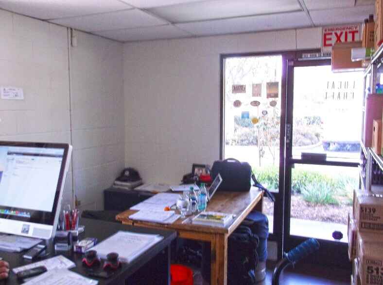 More Photos Of 6489 Calle Real, Goleta Research And Development For Lease