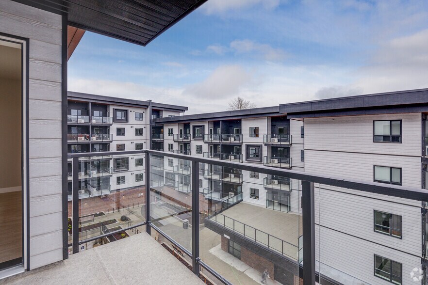 More Photos Of 107 Evans St, Duncan Apartments For Sale