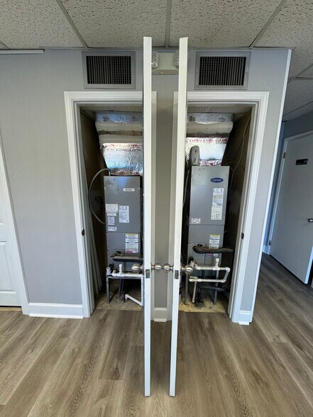 More Photos Of 550 Balmoral Cir N, Jacksonville Medical For Sale
