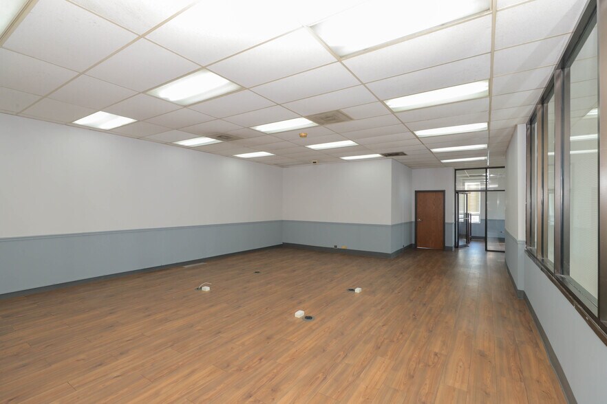 More Photos Of 4950 W Pershing Rd, Cicero Warehouse For Lease