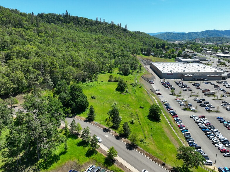 More Photos Of NE Kenneth Ford Dr, Roseburg Land For Sale