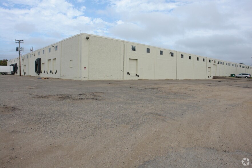 More Photos Of 7900 Chicago Ave, Bloomington Distribution For Sale