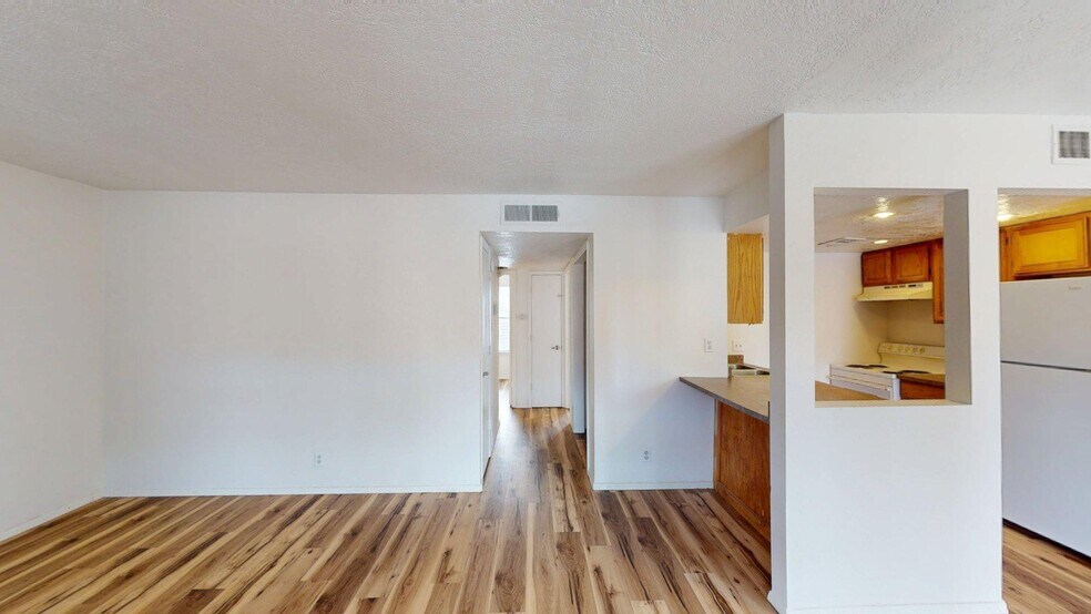 More Photos Of 2810 Vail Ave SE, Albuquerque Apartments For Sale