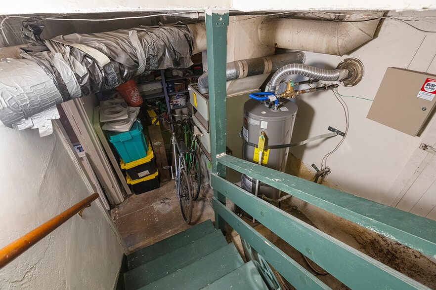 More Photos Of 326 Athol Ave, Oakland Multifamily For Sale