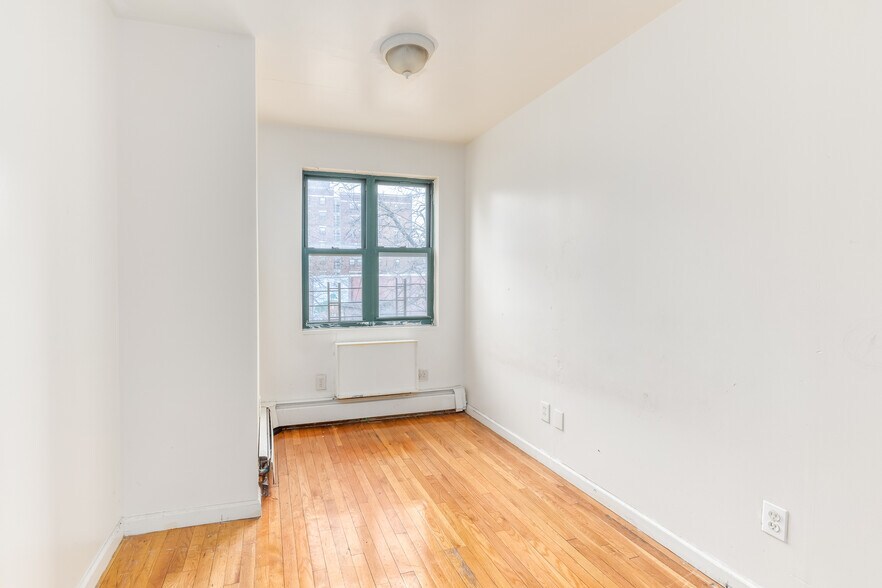 More Photos Of 311 Beach 53rd St, Far Rockaway Apartments For Sale