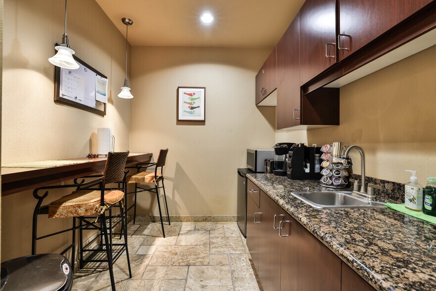More Photos Of 6120 Hellyer Ave, San Jose Medical For Lease