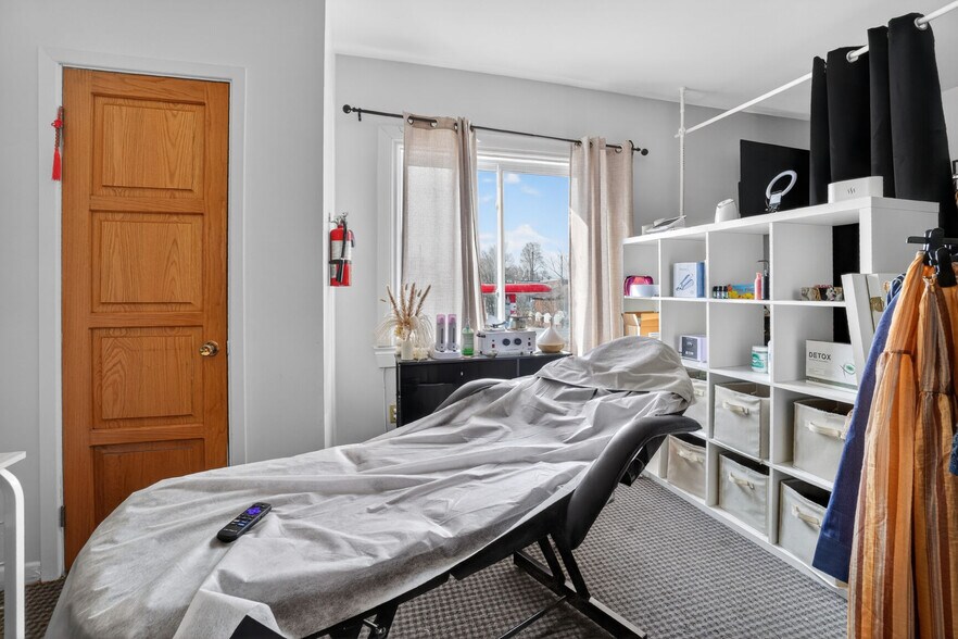 More Photos Of 7475 Boul Saint-Michel, Montréal Freestanding For Sale