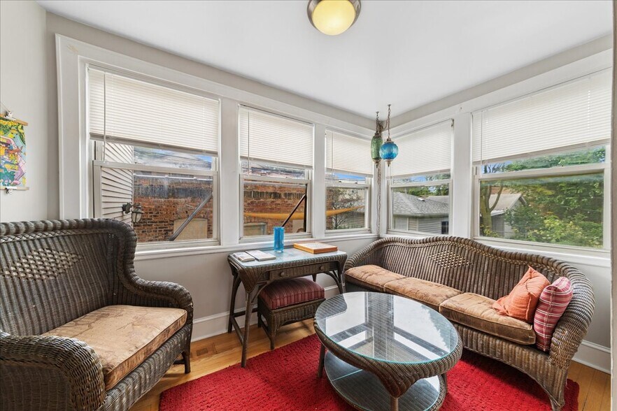 More Photos Of 1723 W Foster Ave, Chicago Multifamily For Sale