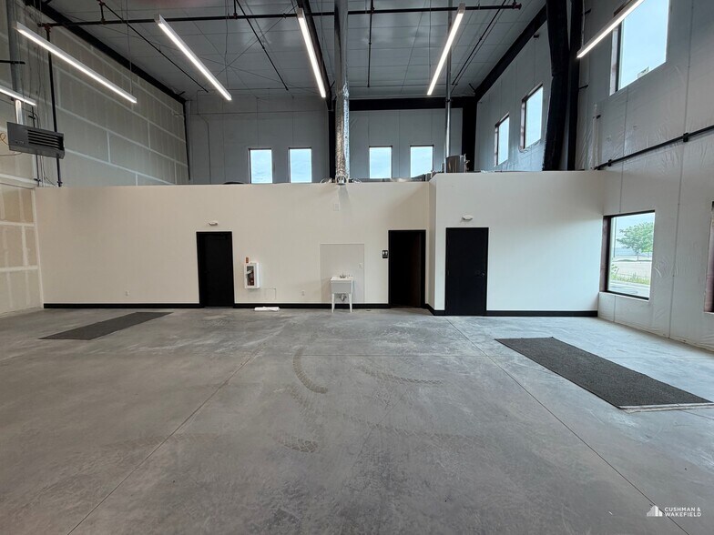 More Photos Of 7950 Miller Dr, Frederick Warehouse For Lease