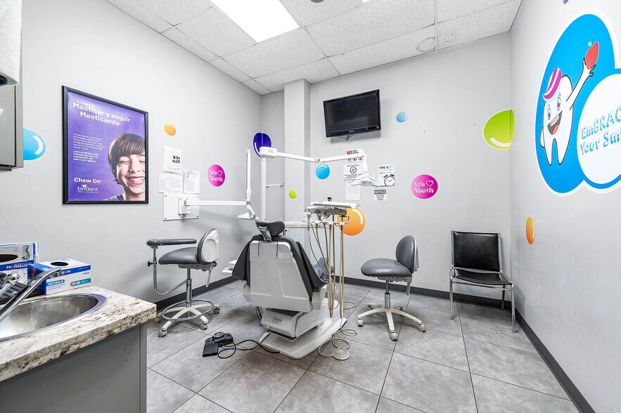 More Photos Of 8530 S Braeswood Blvd, Houston Freestanding For Lease