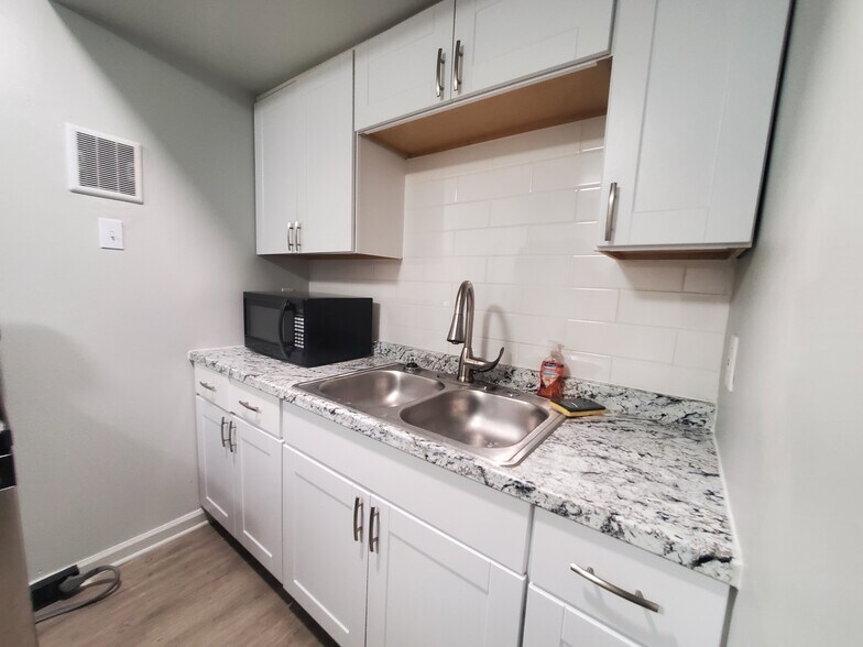 More Photos Of 700 Kecoughtan Rd, Hampton Apartments For Sale