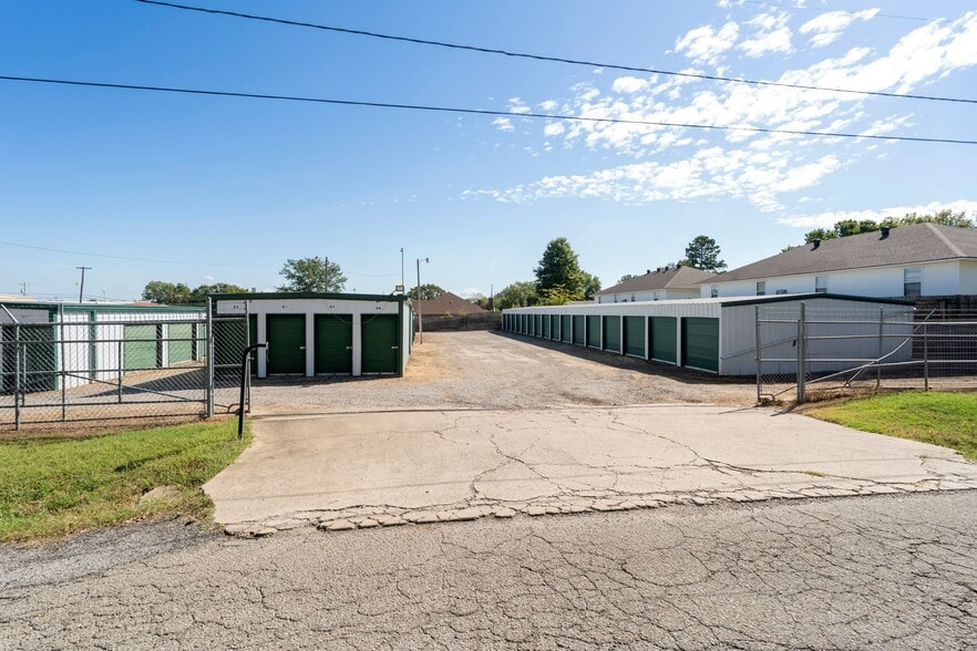 More Photos Of 2510 Kibler Rd, Van Buren Self Storage For Sale