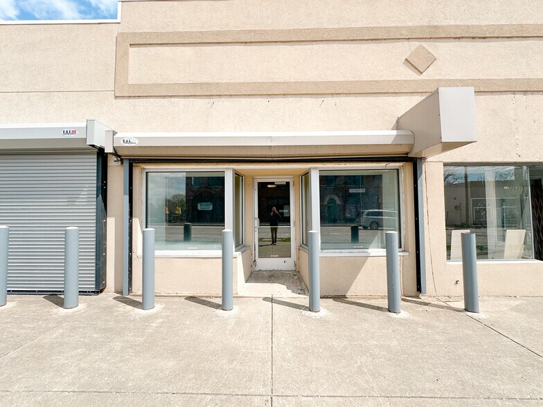 Primary Photo Of 2623 Shelby St, Indianapolis Restaurant For Lease