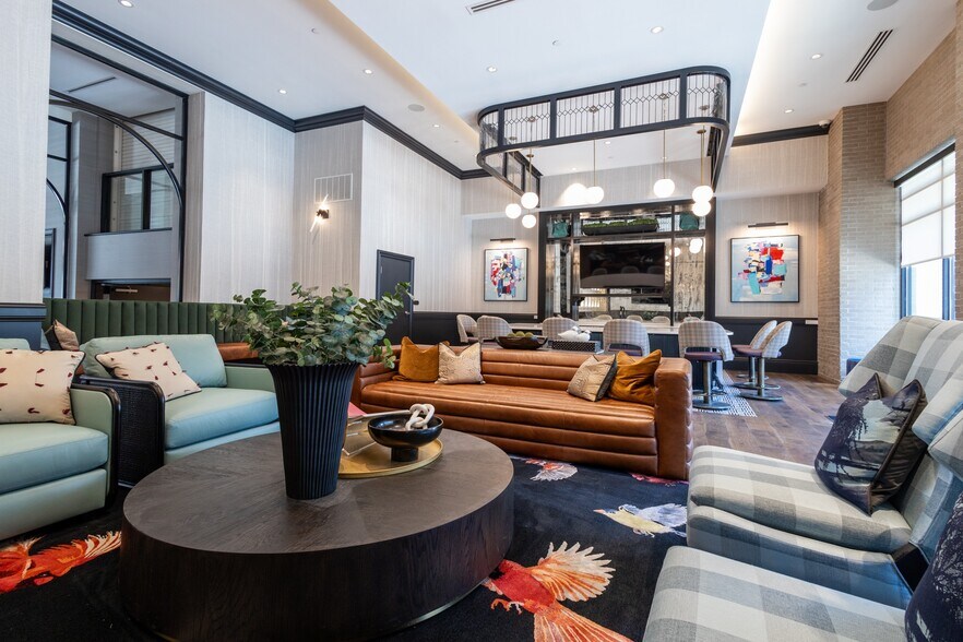 More Photos Of 2533 Woodburn Ave, Cincinnati Apartments For Lease