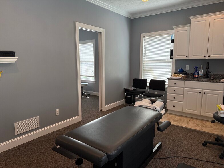 More Photos Of 6000 Coombs Farm Dr, Morgantown Office For Lease