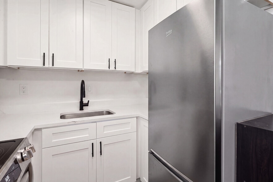 More Photos Of 4400 Linden Ave N, Seattle Apartments For Sale