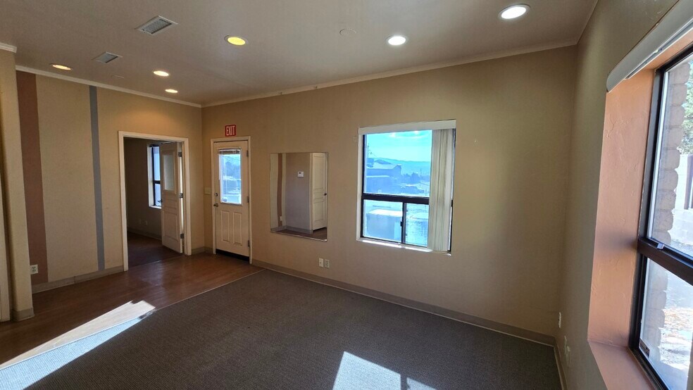 More Photos Of 1202 Willow Creek Rd, Prescott Medical For Sale