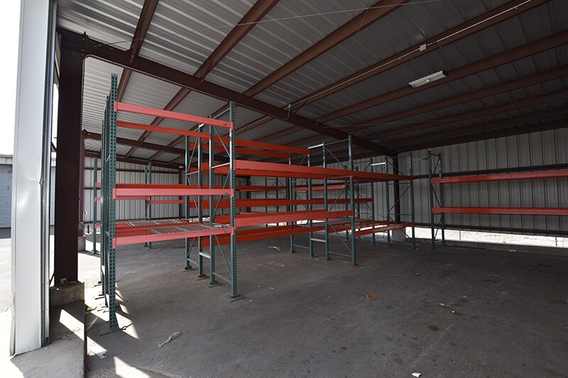 More Photos Of 1133 E Main St, Chattanooga Light Distribution For Lease