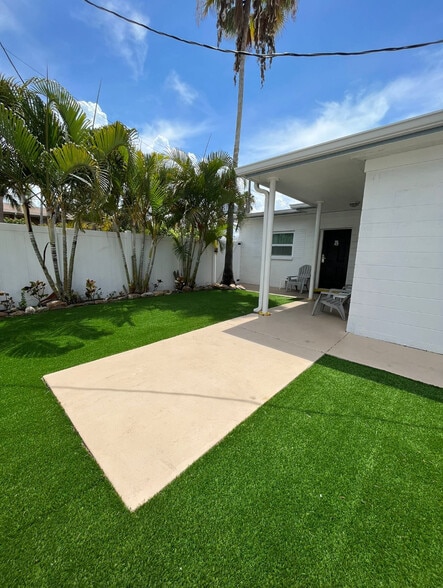 More Photos Of 14711 Gulf Blvd, Madeira Beach Hotel For Sale