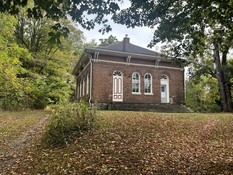 Primary Photo Of 17925 W Old US Highway 12, Chelsea Specialty For Sale