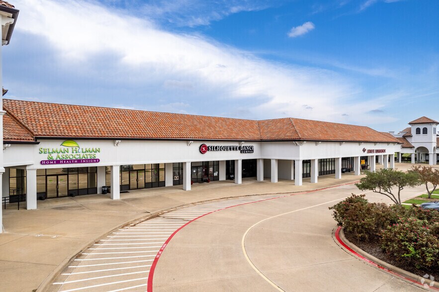 More Photos Of 5800 N Interstate 35, Denton Unknown For Lease