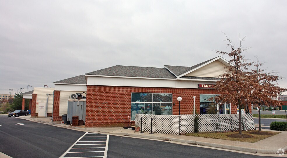 More Photos Of 46005 Regal Plz, Sterling General Retail For Lease