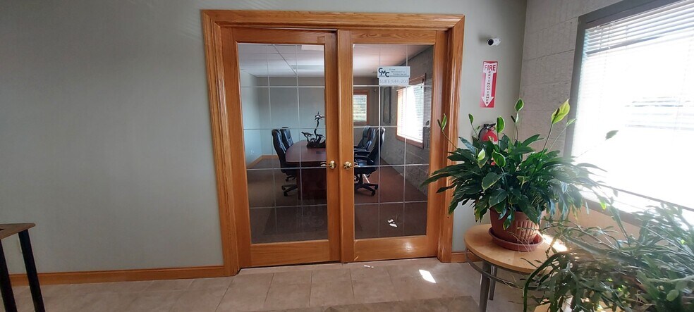 More Photos Of 544-554 3rd St NW, Elk River Office For Lease
