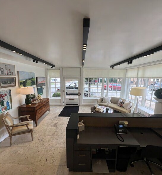 More Photos Of 24 W Chase St, Baltimore Office For Sale