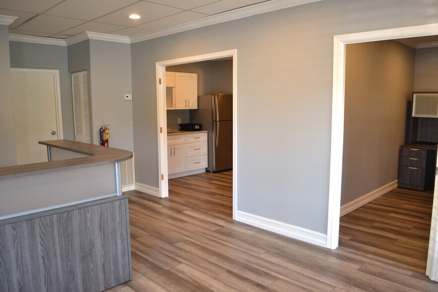 More Photos Of 217 W Seminole Ave, Melbourne Office For Lease