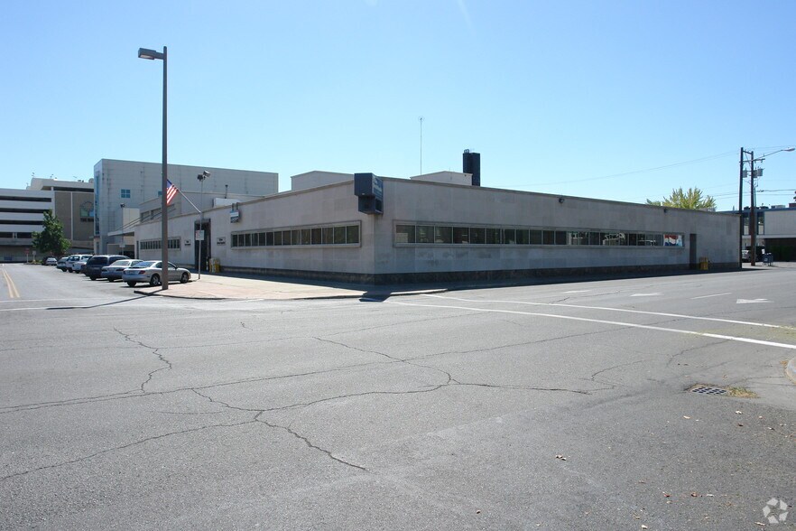 More Photos Of 114 N 4th St, Yakima Flex For Sale