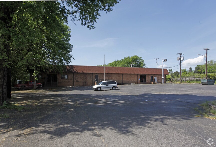 More Photos Of 2524 Dickerson Pike, Nashville Light Manufacturing For Sale