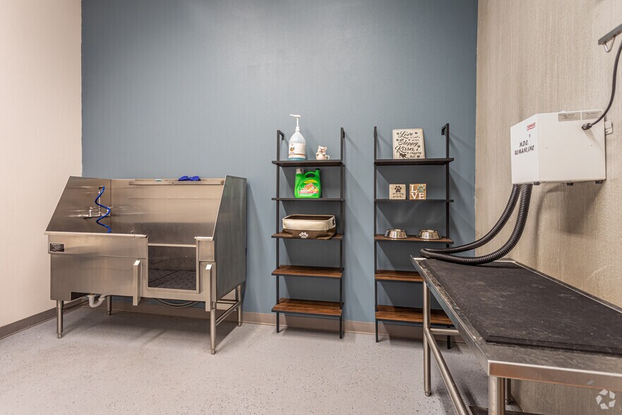 More Photos Of 102 N G St, Tacoma Apartments For Lease