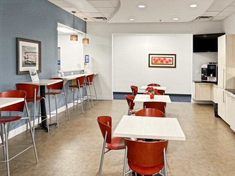 More Photos Of 41430 Grand River Ave, Novi Coworking Space