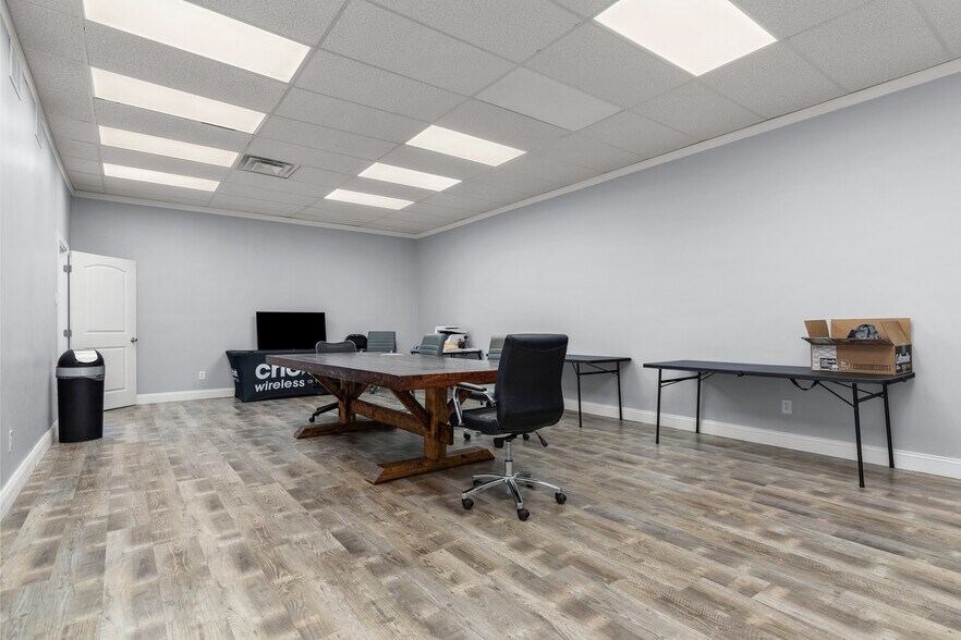 More Photos Of 622 Collins Dr, Festus Warehouse For Sale