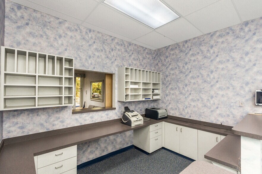 More Photos Of 7641 66th St N, Pinellas Park Medical For Sale