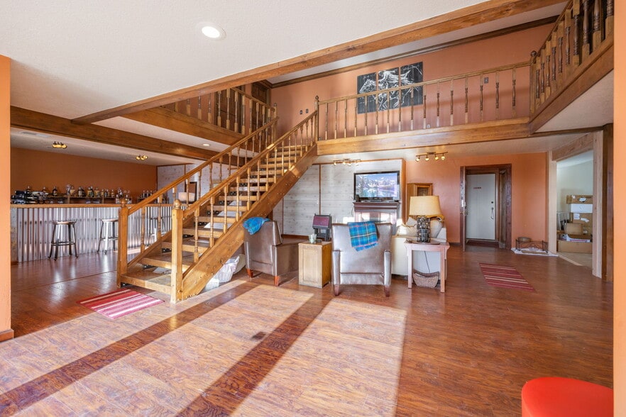 More Photos Of 1 Stevenson Rd, Laramie Specialty For Lease